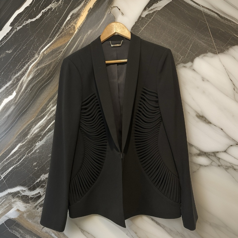 Marciano black blazer NWOT. Never worn. Perfect condition.
